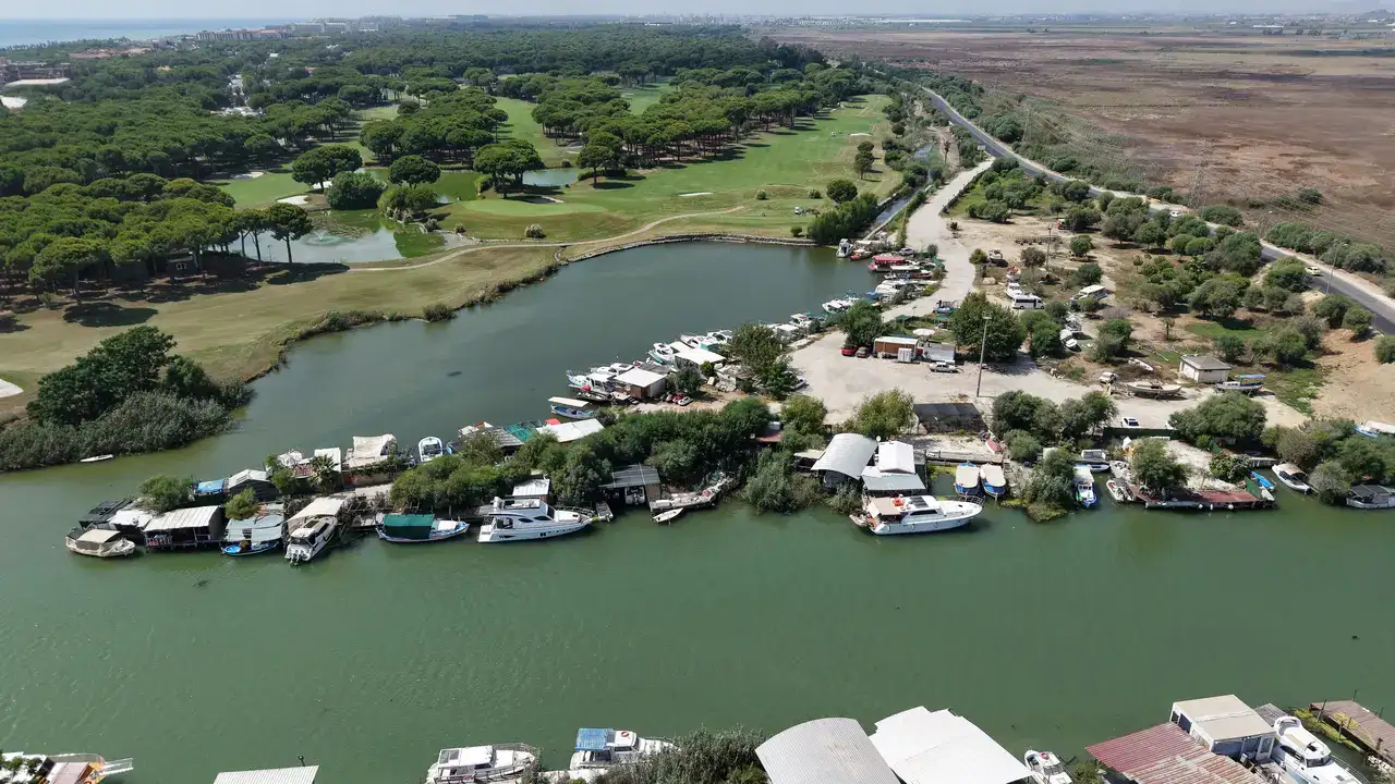 Acısu Nehri Kıyısında 300 Kaçak Konteyner İçin Yıkım Kararı 7